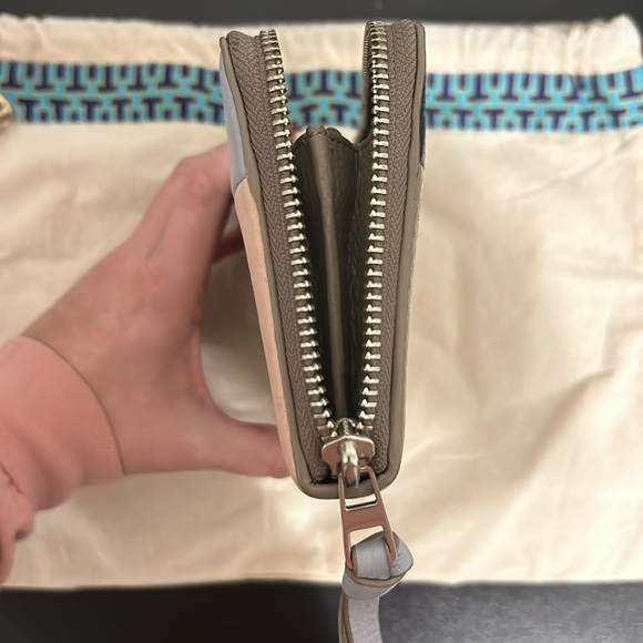 Tory Burch Pebble Colorblock Long Wallet with Dust Bag - Picture 5 of 17